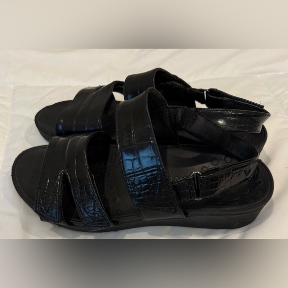 Vionic Women’s Roma Platform Wedge Sandals Black Croc Print Size 10 2" Heel Area - Picture 2 of 6